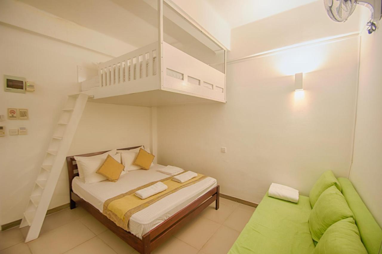 My Story Hostel Kolombo Bagian luar foto