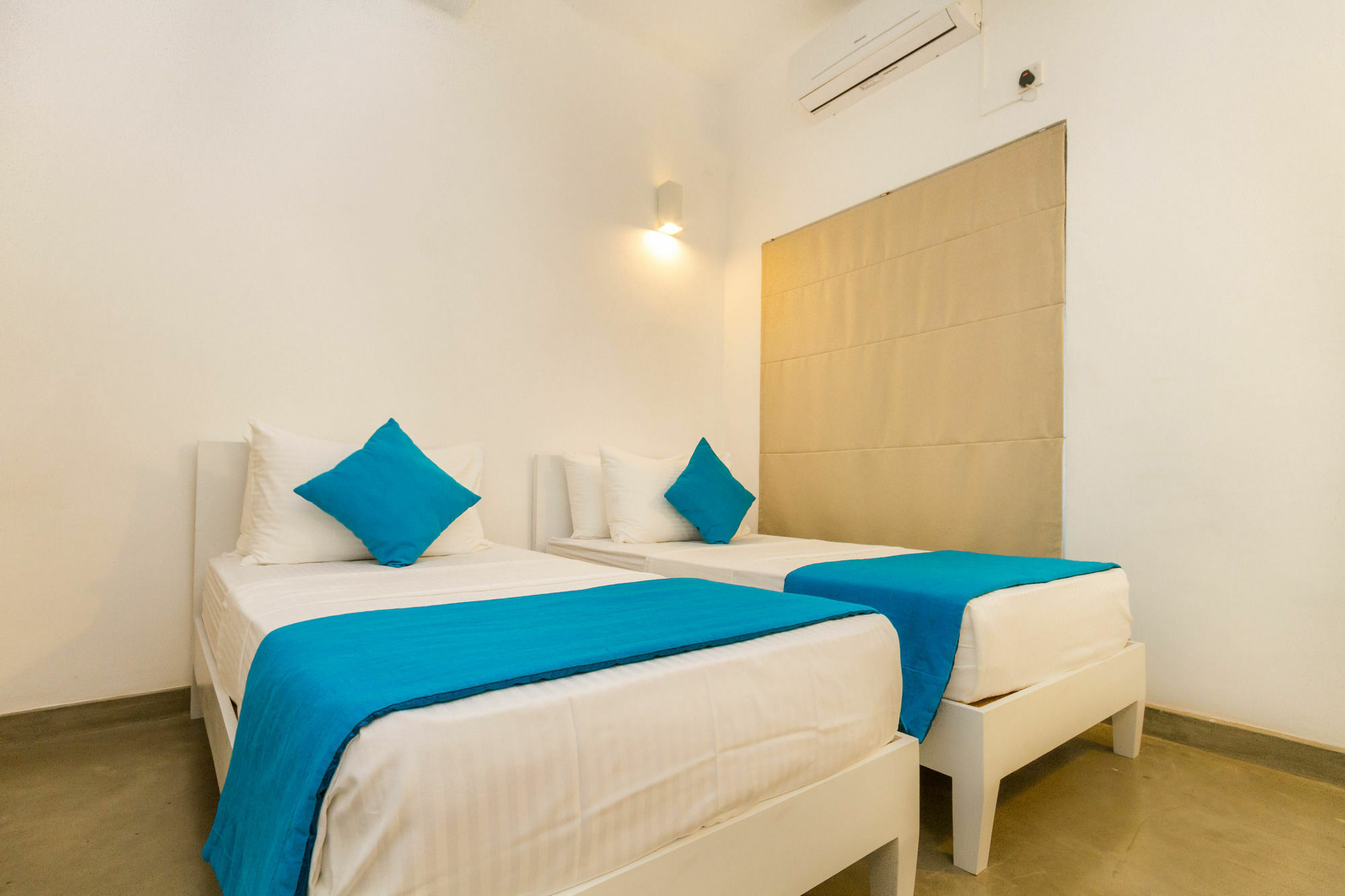 My Story Hostel Kolombo Bagian luar foto